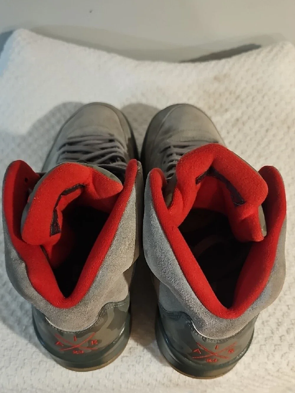 Jordan Air Jordan 5 Retro Men's High Top Lace Up Suede Camo Sneakers